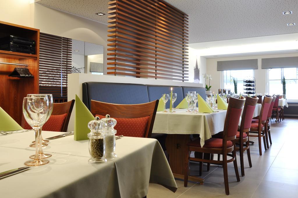 Zum Burghof Hotell Schoenberg Eksteriør bilde